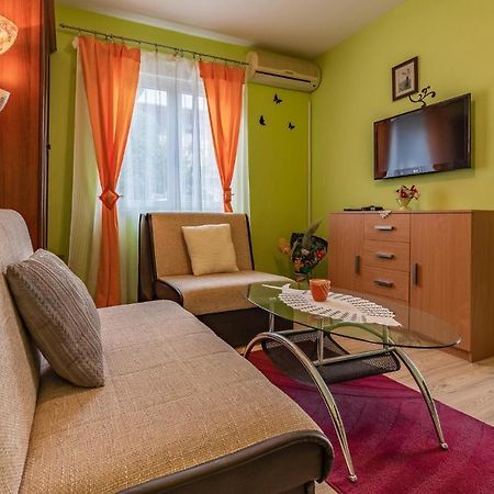 Nice Apartment In Premantura With Wifi Exteriör bild