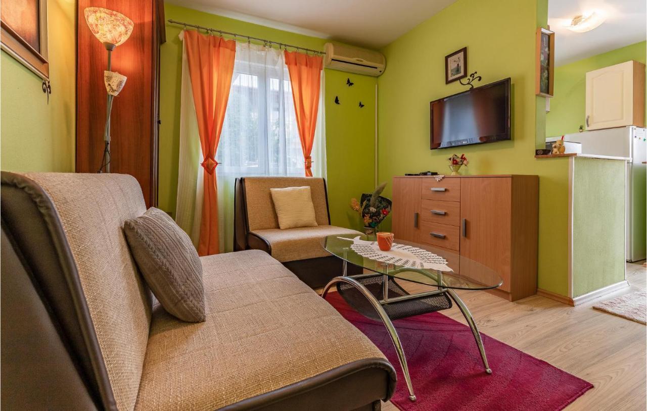 Nice Apartment In Premantura With Wifi Exteriör bild