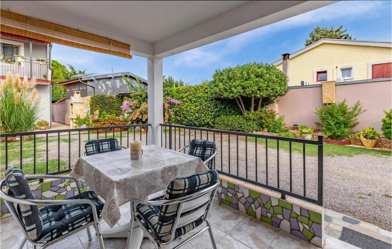 Nice Apartment In Premantura With Wifi Exteriör bild