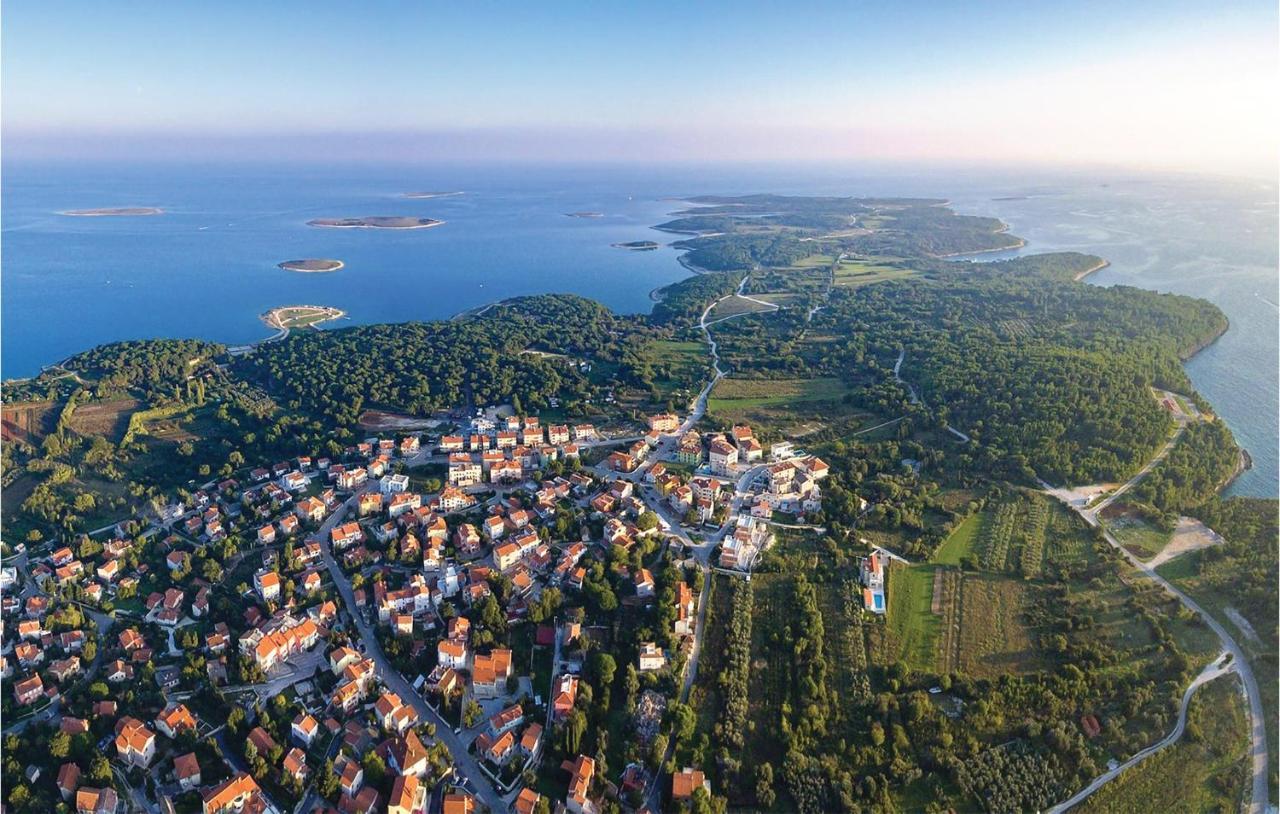 Nice Apartment In Premantura With Wifi Exteriör bild